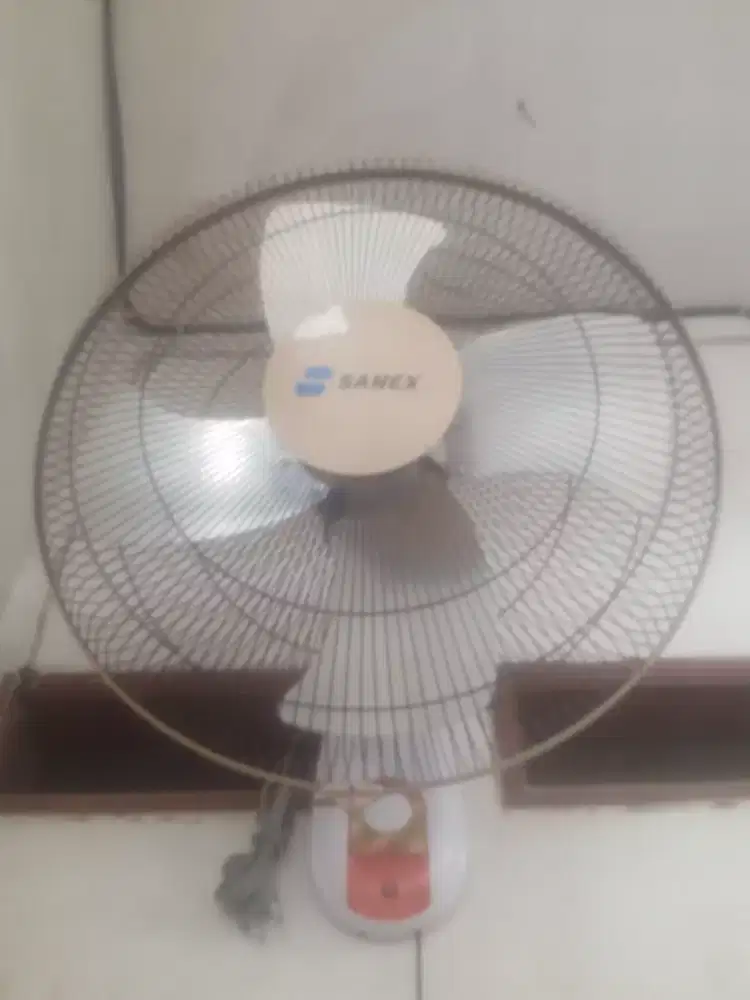 Kipas angin dinding tornado 18 inch sanex normal siap pakai nego tipis
