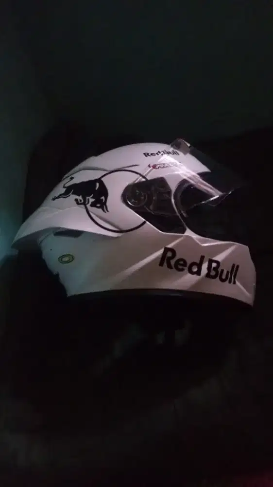 Helm MLA redbull