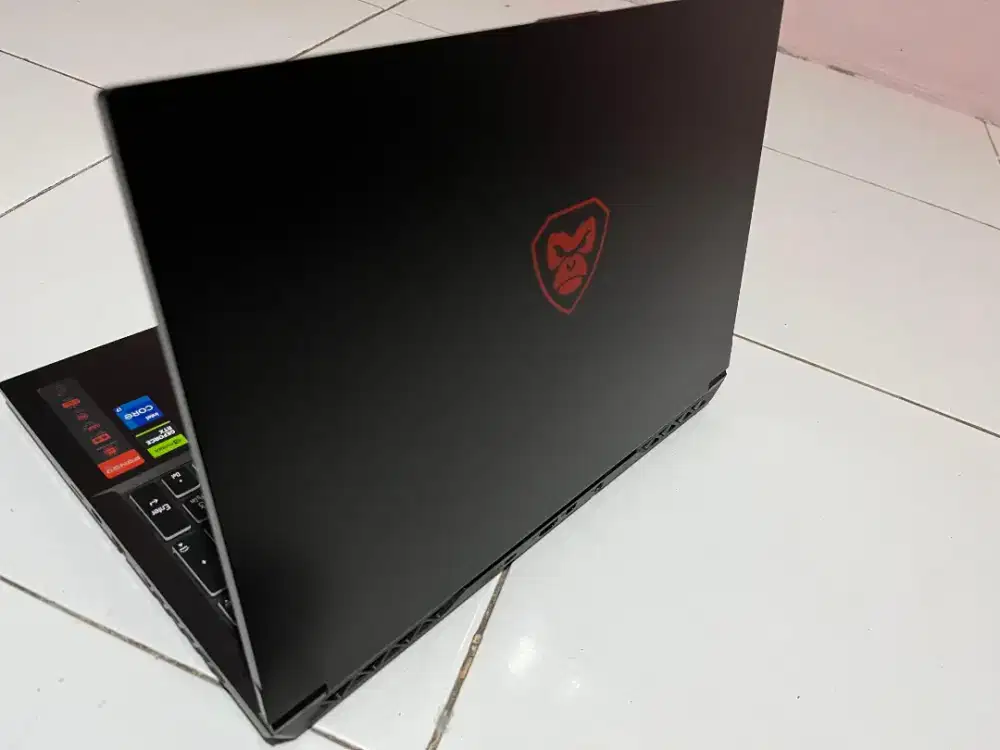 Jual butuh  laptop gaming, Axioo Pongo 725 RTX 2050 Intel i7 12th gen