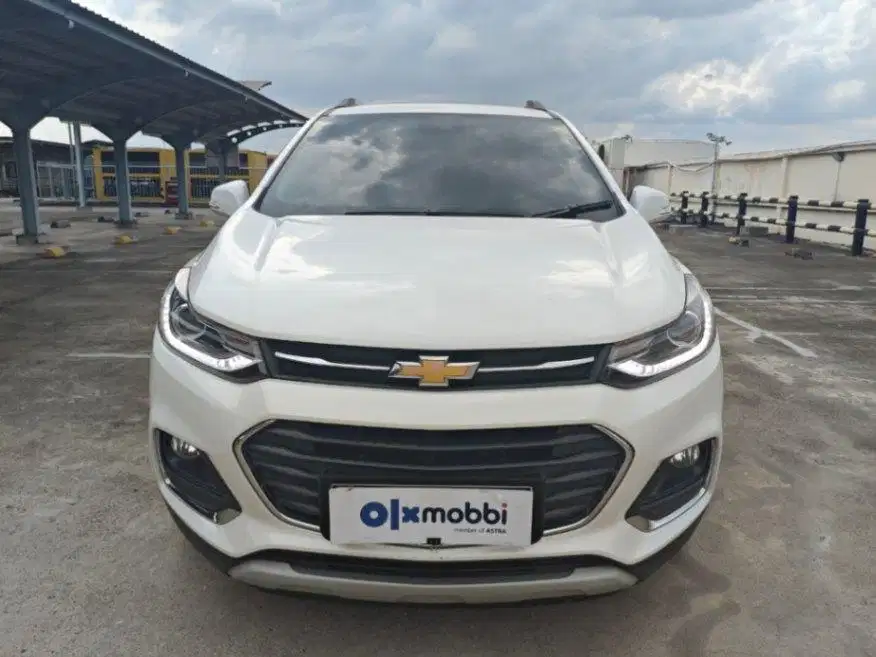 DP Rendah  7JT Chevrolet Trax 1.4 Premier Bensin-AT 2018 Putih