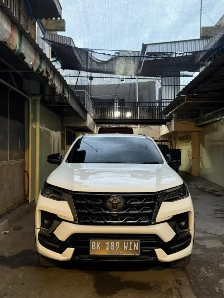 VRZ 2.8 GR automatic Tahun 2022 like new Odo 40rb