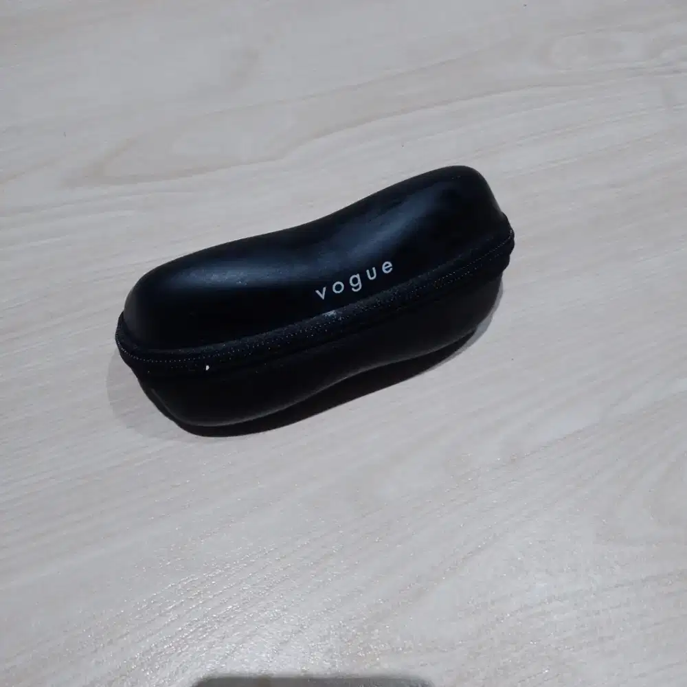 Tempat kacamata bagus