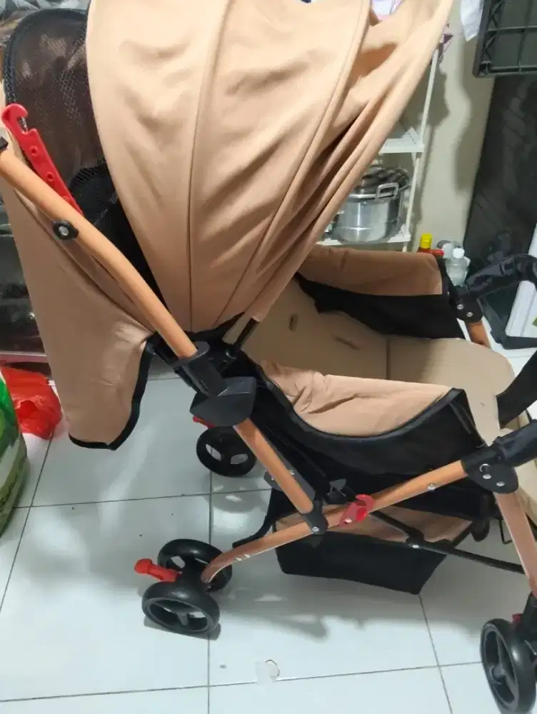 Stroller baby beige