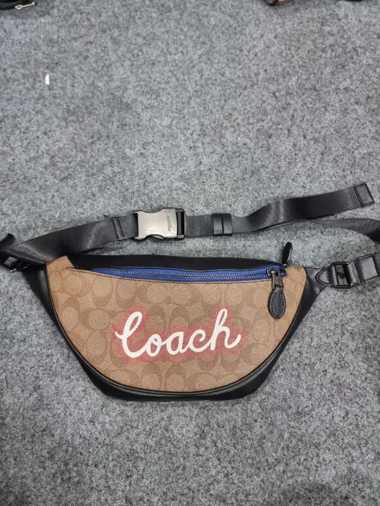 Tas pinggang /Waist bag brand Coach