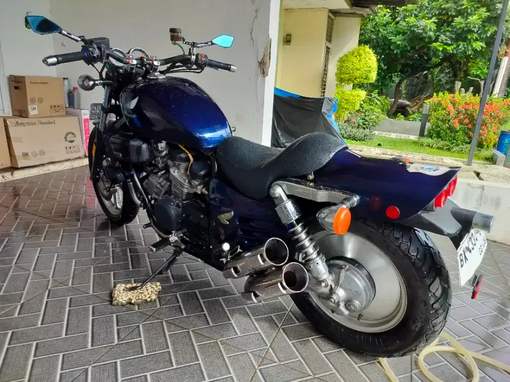 Honda Super Magna V45