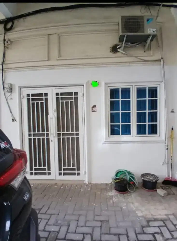 Rumah dgn acc kitchen set ( NEGO)