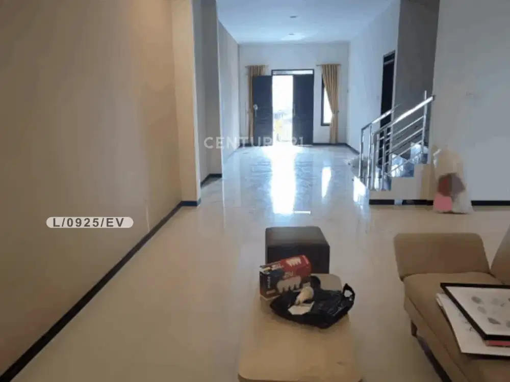 Rumah 2 Lantai Lingkungan Asri Strategis Di Mekarwangi Bandung