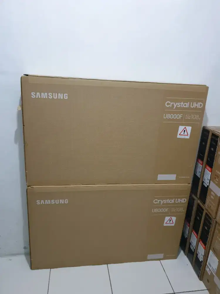 SAMSUNG SmartTV U8000F 43 inch 4K UHD. 100% Gres, bisa Cod + Setting