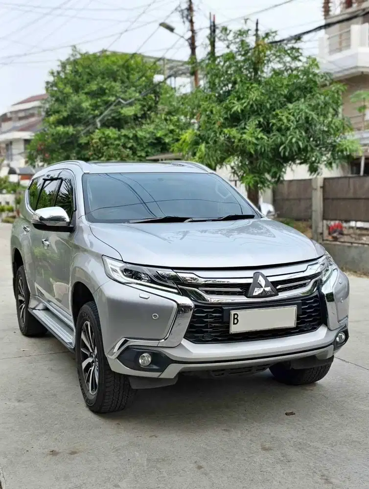 Mitsubishi Pajero Sport Dakar Black Piano Edition