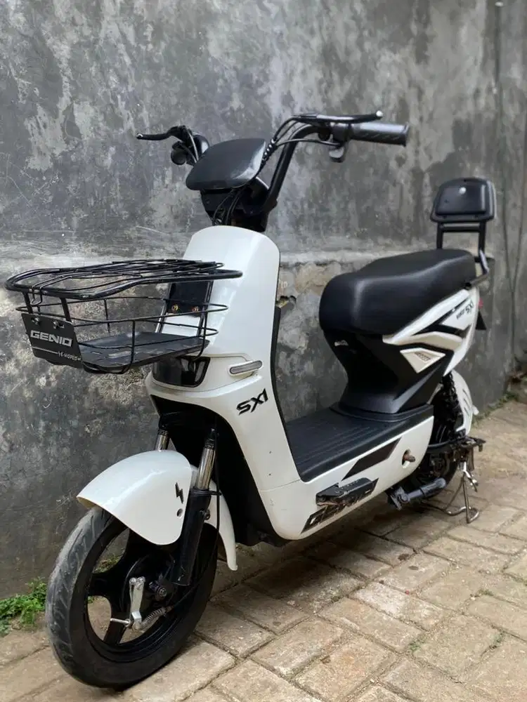 Sepeda listrik genio easton sx1