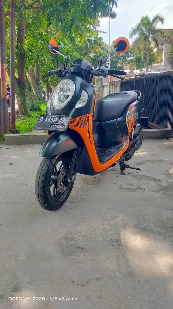 Scoopy istimewa