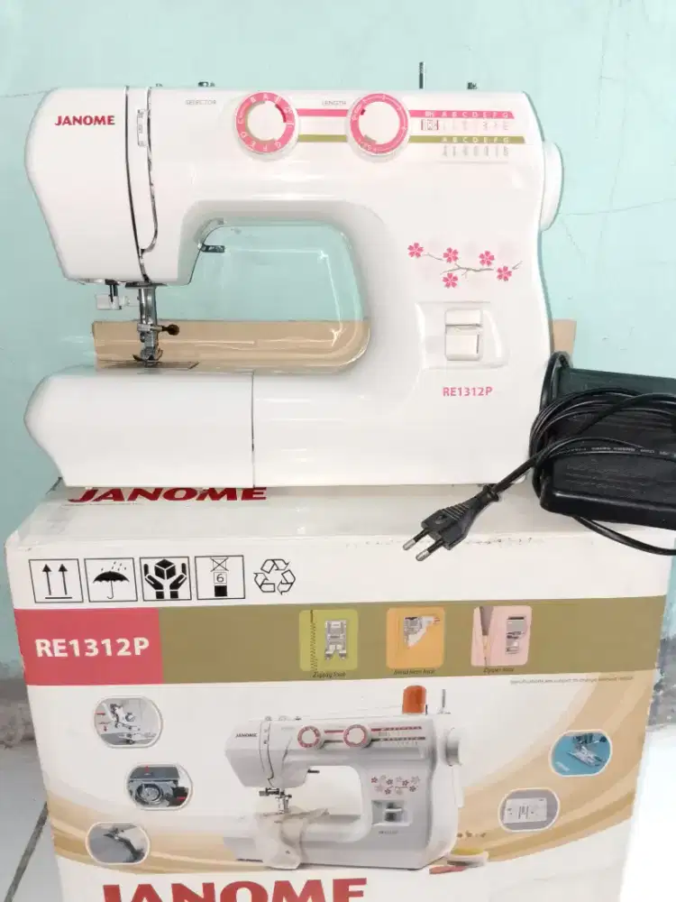 Mesin jait JANOME RE1312P