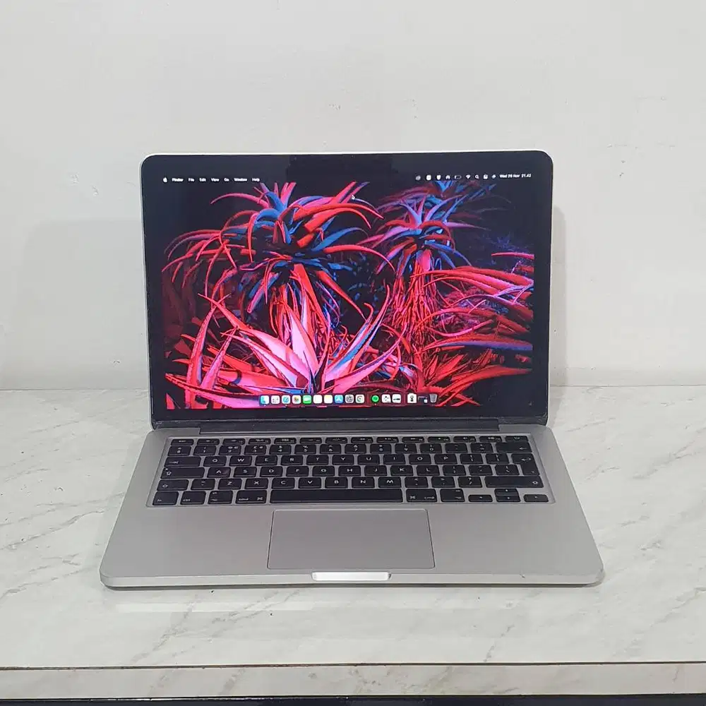 MacBook Pro 13” Early 2015 – Core i5 | RAM 16GB | SSD 256GB Siap Pakai