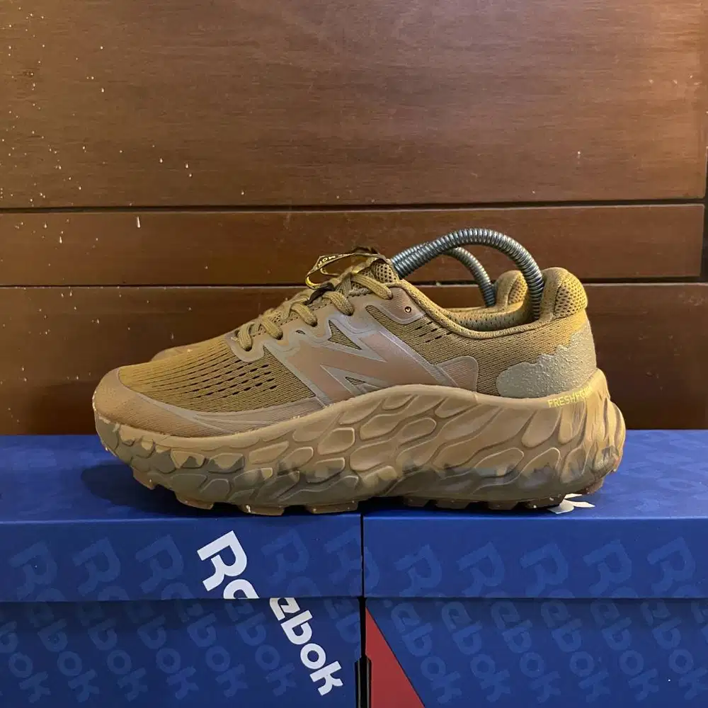 44 - Sepatu Lari Running Trackking New Balance NB Fresh Foam Trail