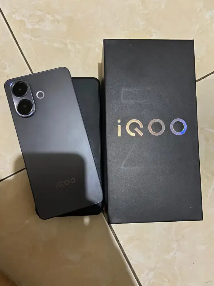 Iqoo z10r 12/256gb