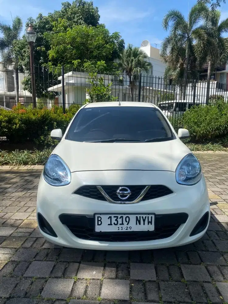 Nissan March 1.2 L AT 2016