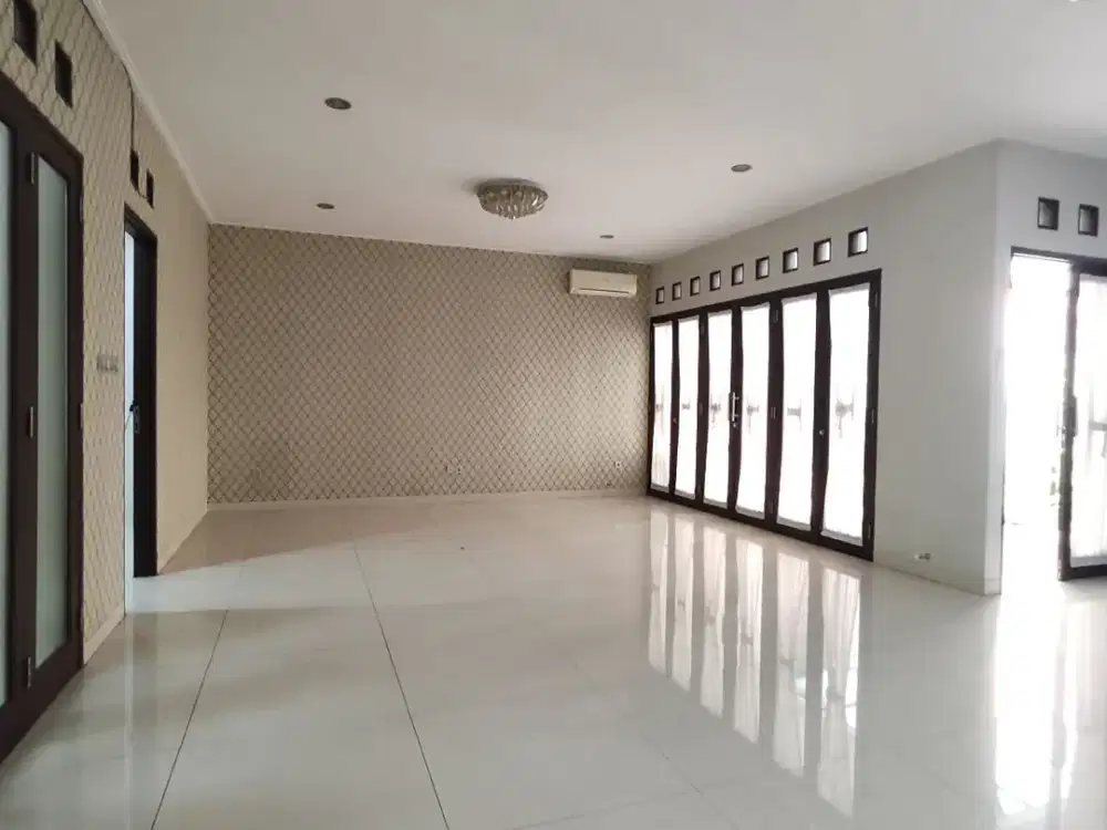 Rumah Minimalis , bagus Kby Baru ,seperti dalam Komplek LT. 280 m/ LB. 300 m,  350 jt/Thn