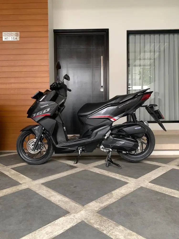 HONDA VARIO 160 PAJAK ON, PLAT DKI, REMOT 2, SRT LGKP, MESIN ENAK