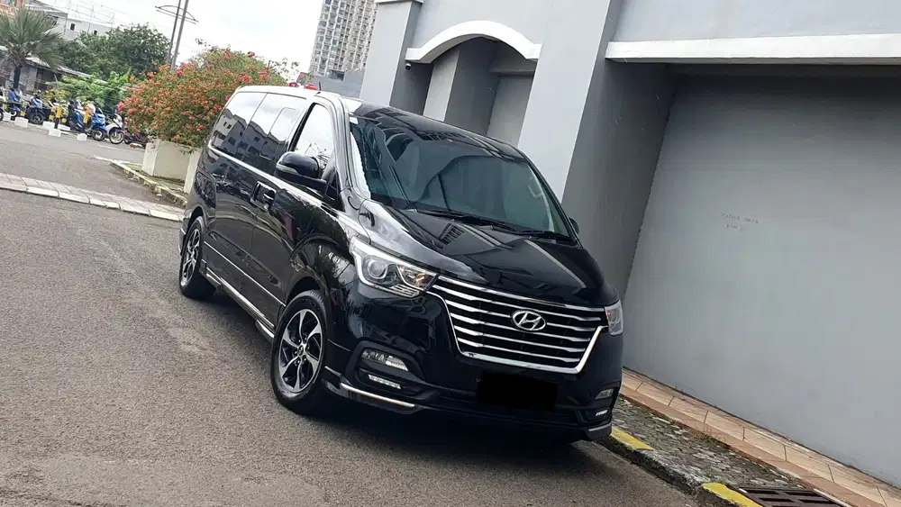 [ GARANSI 5TH ] Hyundai H1 H 1 H-1 Royale 2.5 CRDI Diesel AT 2020/2021