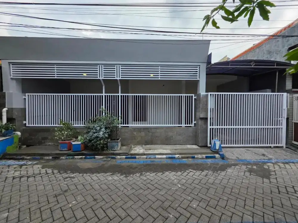 Rumah Cantik Minimalis Baru Renov Di Perum Rewwin, Kepuhkiriman, Waru, Sidoarjo.