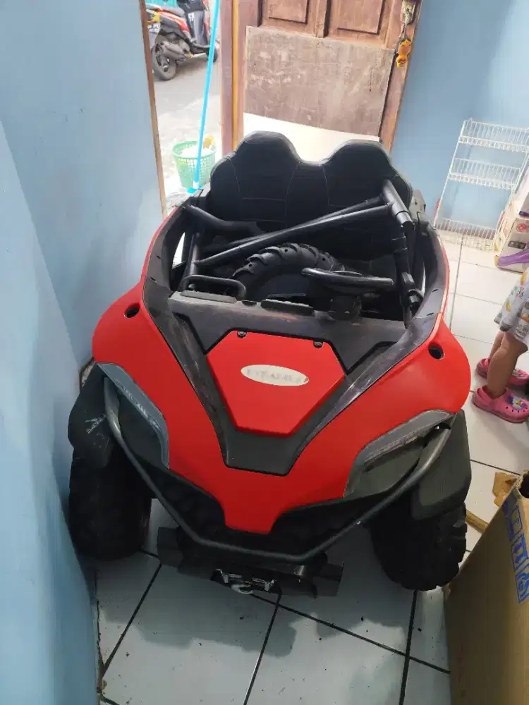 Mobilan remote merah