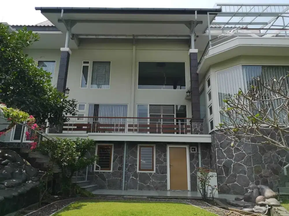 Kompleks kota baru parahyangan kbp bandung jawa barat