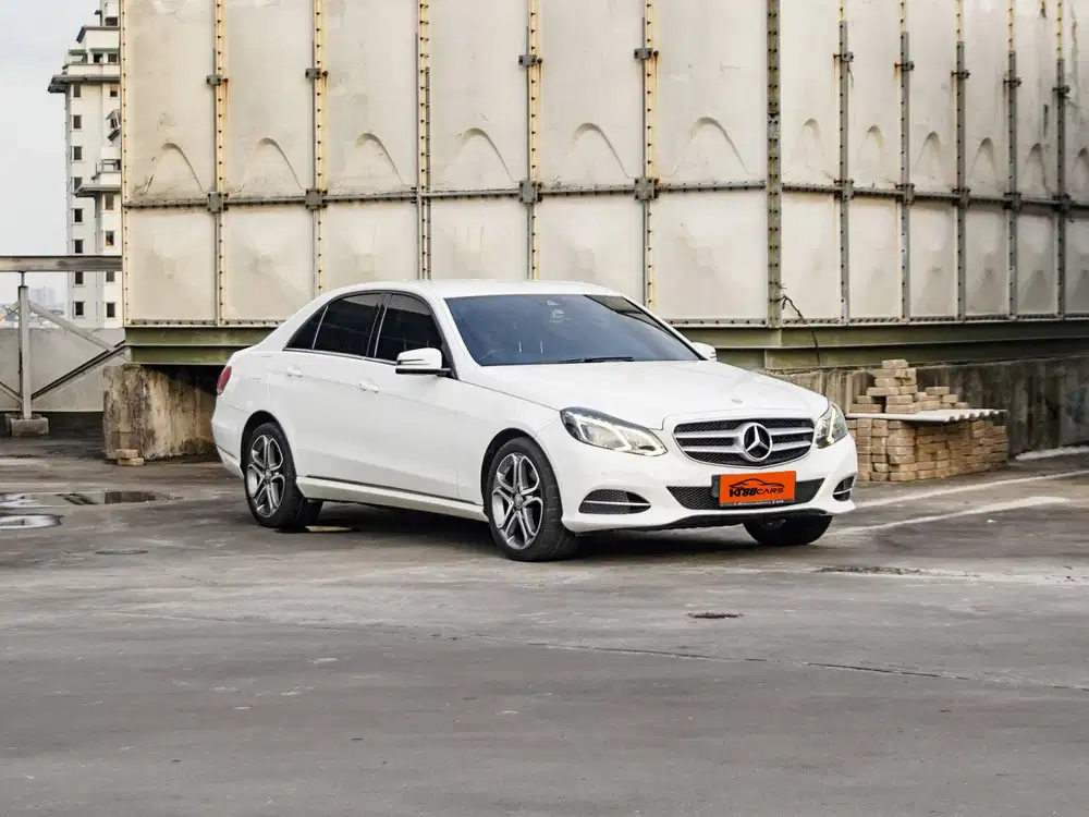 MERCEDES BENZ E250 ADVANGARDE 2.0 AT 2015