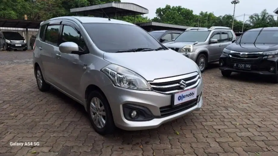 LOW DP Suzuki Ertiga 1.4 GL Bensin-AT 2015 UGY
