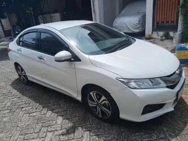 LOW DP Honda City 1.5 RS Bensin-AT 2017 NBJ