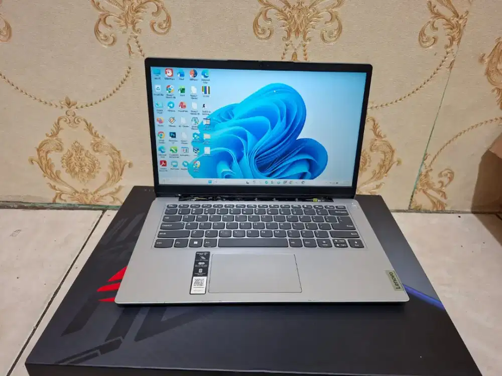 NO.50

LAPTOP LENOVO SLIM 1  PROCESSOR AMD 3020E RAM 4GB SSD 256