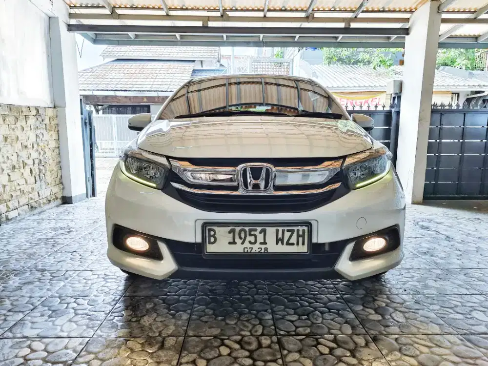 Mobilio E Cvt Thn 2018 Tangan 1