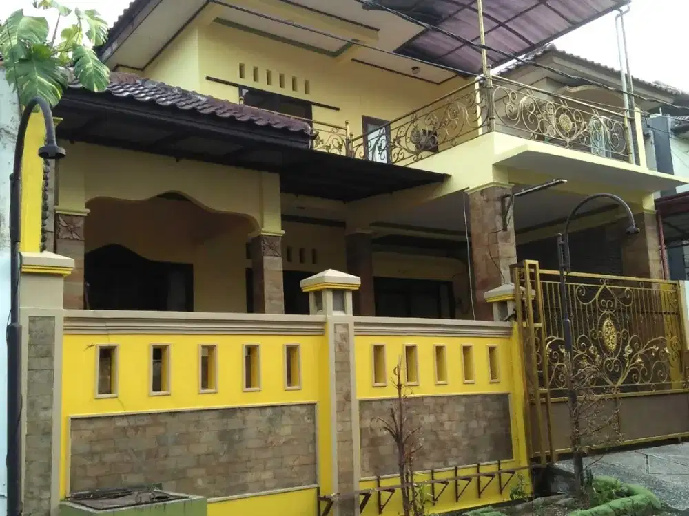 MEWAH Luas 180 Rumah di Taman Laguna Cibubur