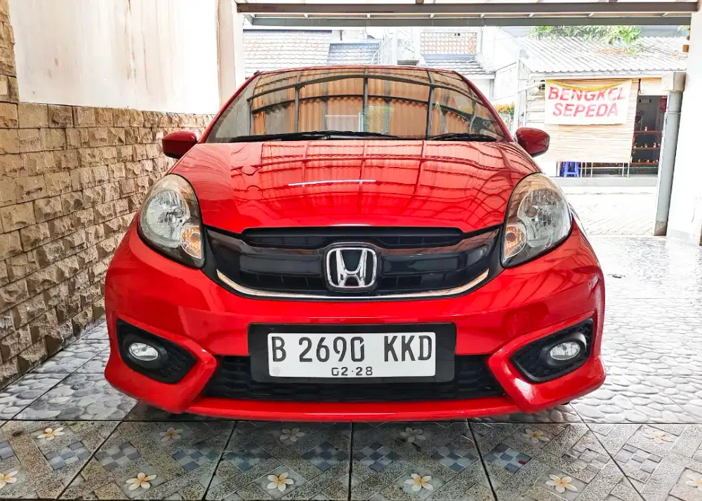 Honda Brio E Cvt Thn 2017 Tangan 1