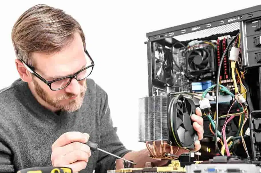 lowongan teknisi komputer atau cctv