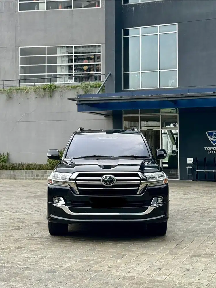 CASH Toyota Land Cruiser VX-R200 Full Spec 2019 Like New
