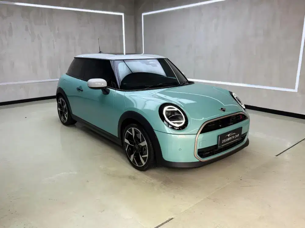 KM 2.000 an Mini Cooper S 3 Door 2.0L Blue Light 2024