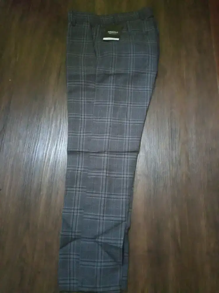 Celana panjang kotak kotak pria