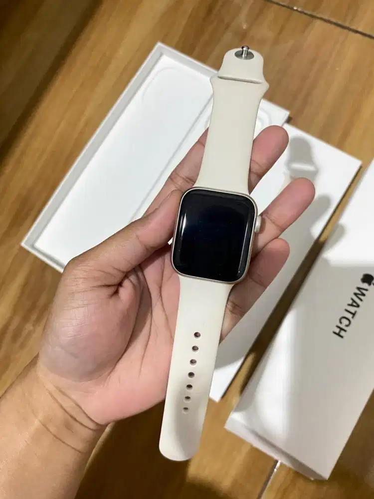 Jam Apple Watch SE gen 2 40 mm