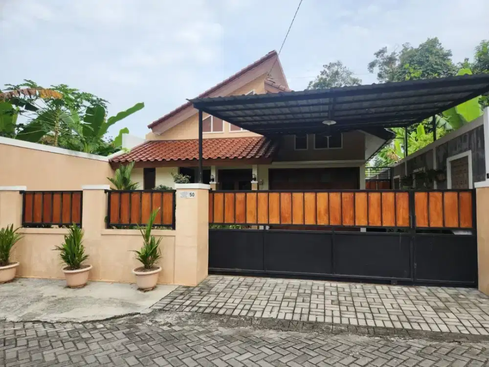 Dijual Rumah Induk dan Kost di Tlogoadi 4 Menit Pasar Cebongan