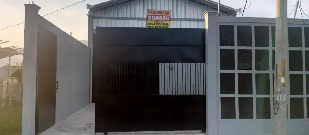 Dijual Cepat : Gudang strategis