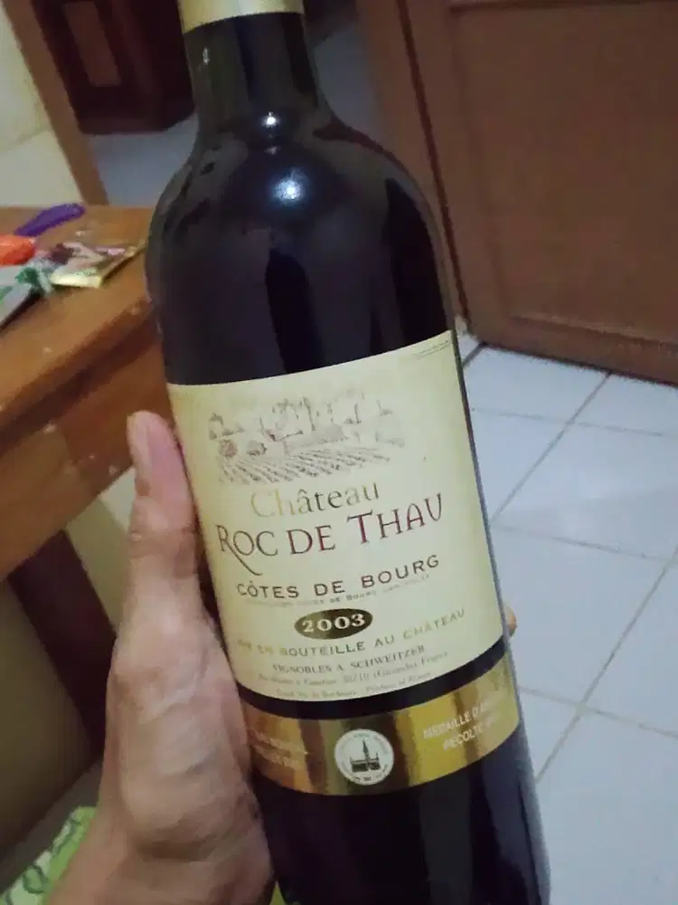 Wine roc de thau 2003