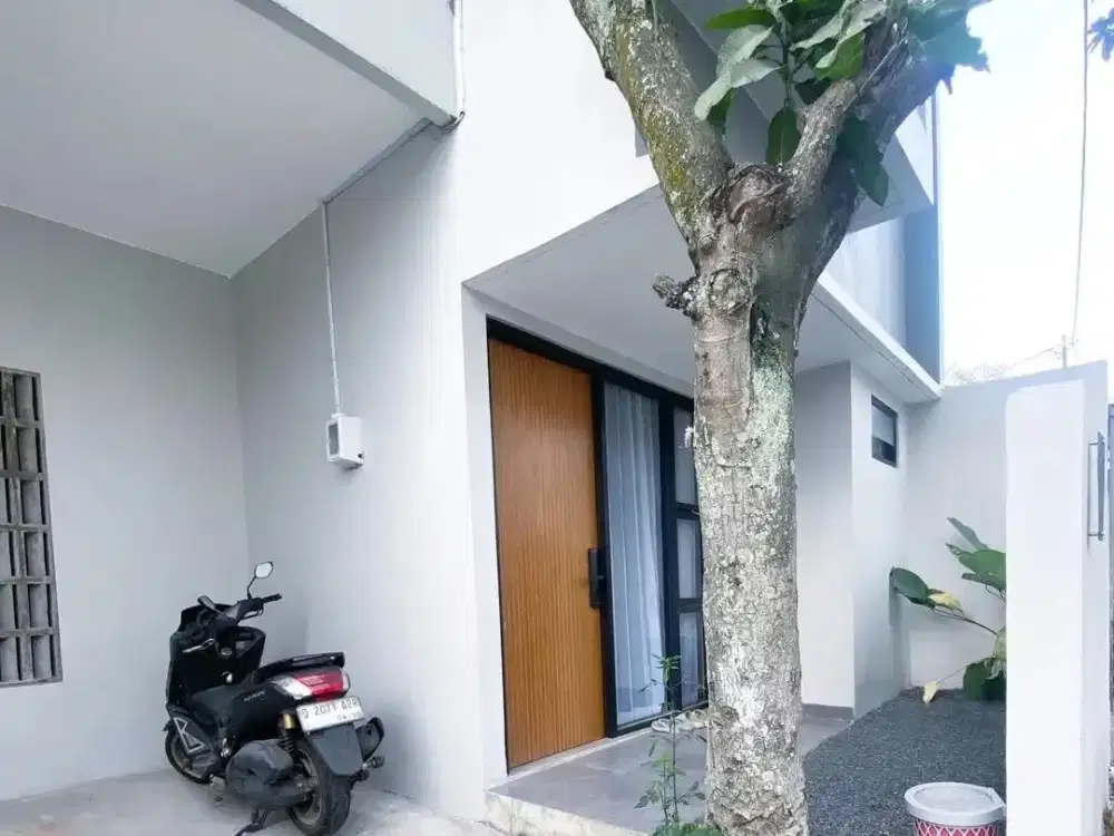 Dijual Rumah Cantik Minimalis Modern Di Komplek Arcamanik Kota Bandung. Sangat Cocok Untuk Hunian Keluarga.