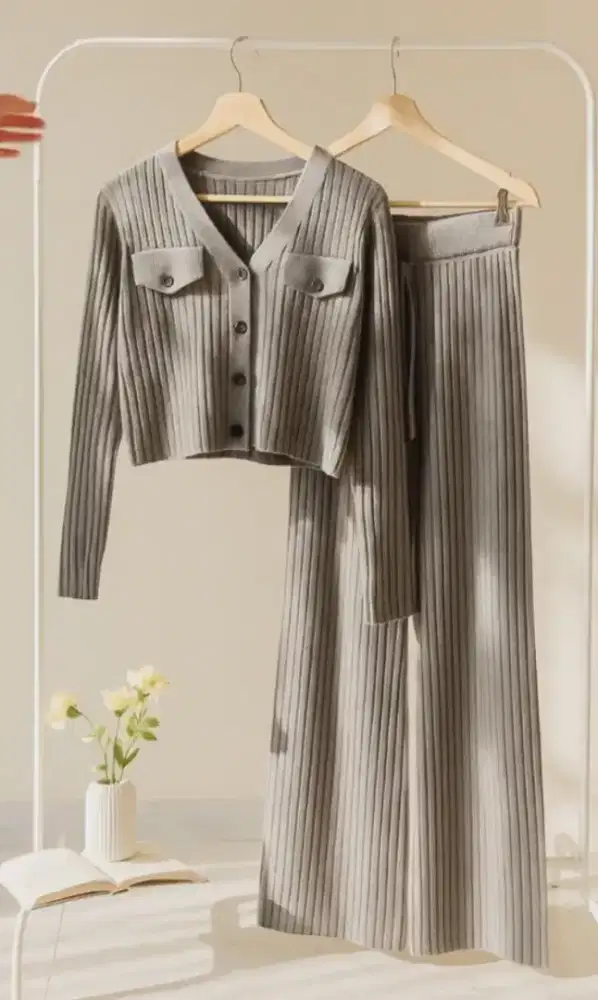 Satu set cardigan rajut dan celana rajut