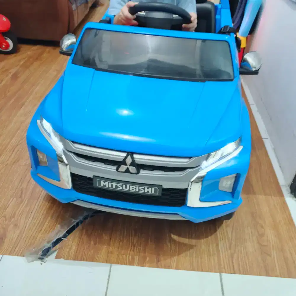 Mobil Aki Anak-Anak masih mulus