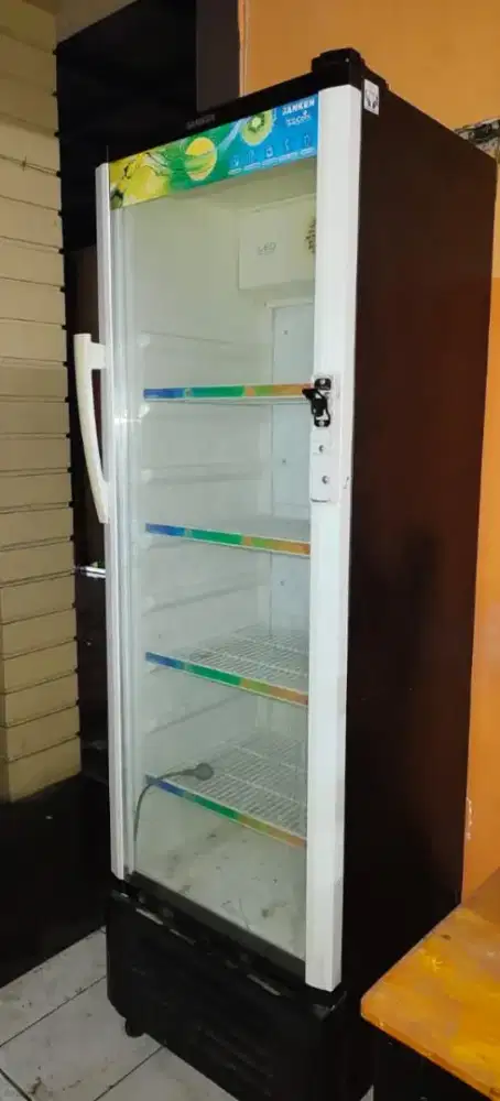 Preloved Chiller showcase RSA Agate 300 - 282 Liter

Dingin normal