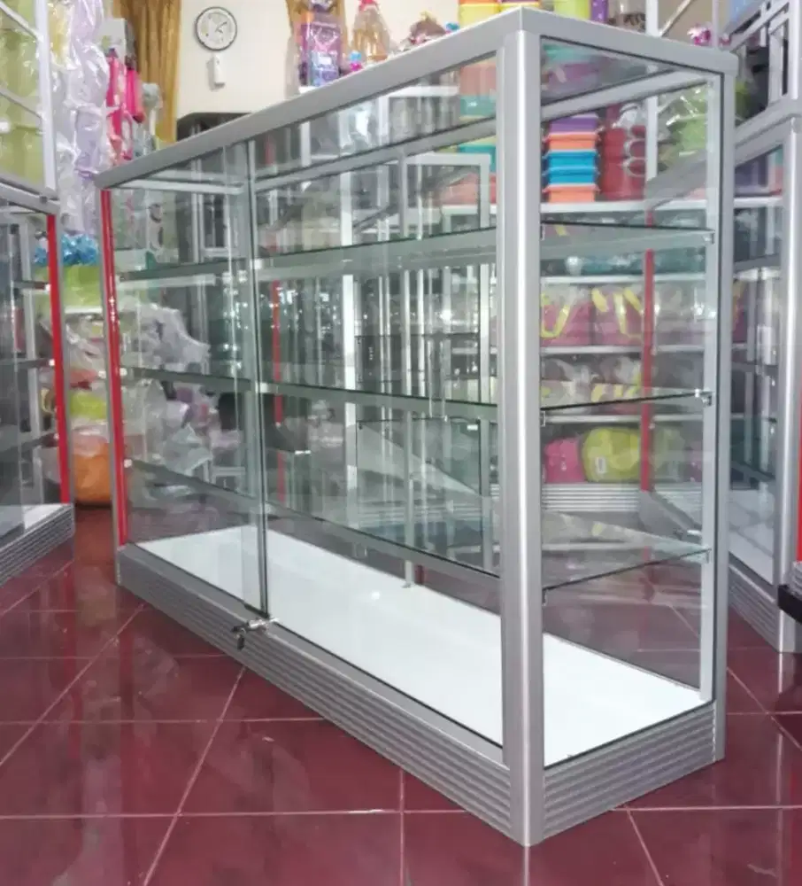 Di jual Etalase Panjang 1,5Mx1M Barang Baru & Ready