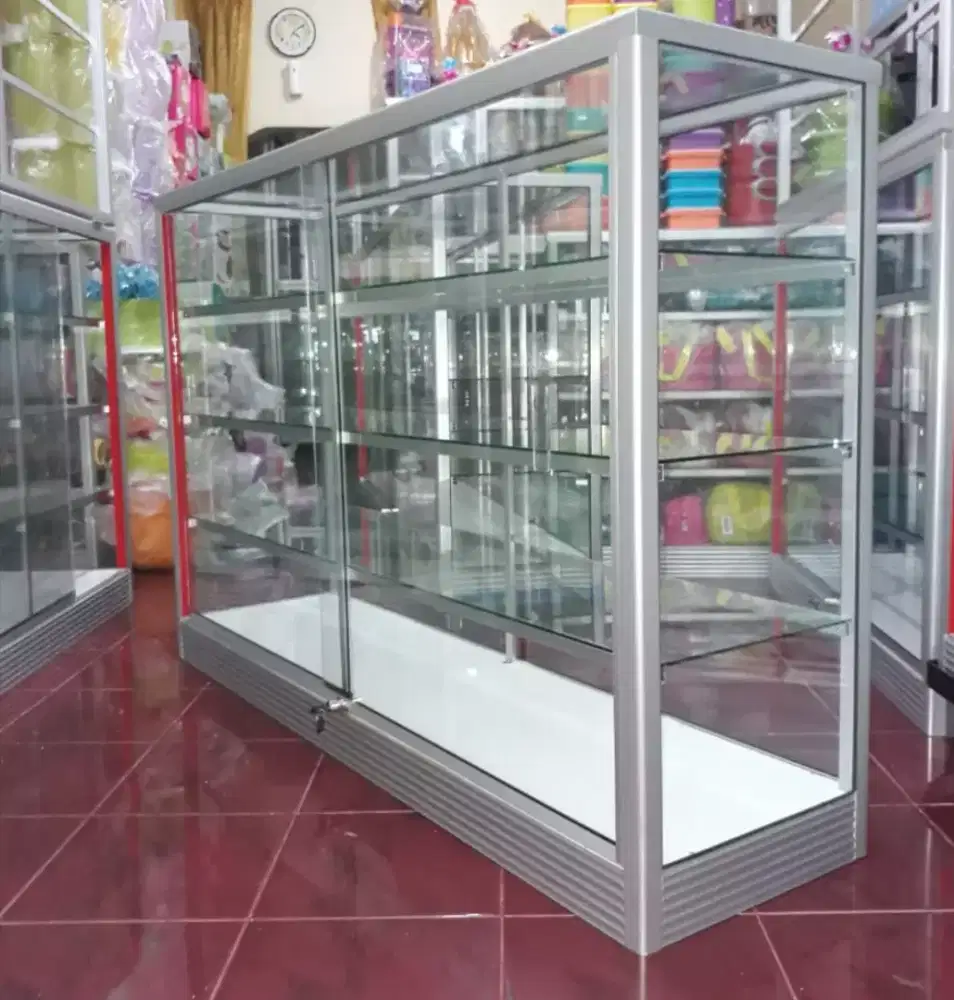 Di jual Etalase Kaca 1,5Mx1M Serbaguna