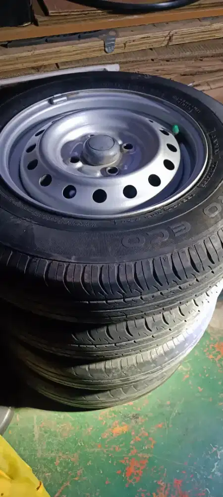 Velg + Ban Kaleng Ring 13 Sigra Tahun 2024 Original