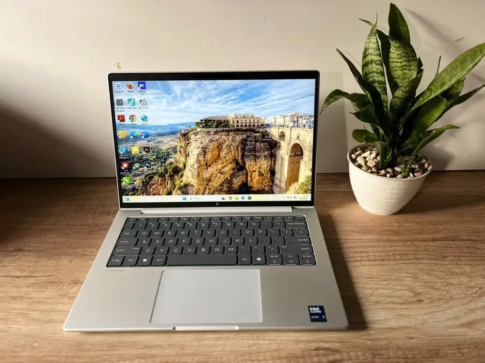 Laptop premium garansi 2028 hp elitebook g1i  ultra 5 235u 16gb 256gb