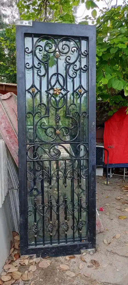 Pintu utama besi mewah double variasi kaca bevel